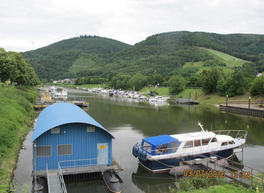 Mosel - River - Quartier 31 ลีเซอร์ ภายนอก รูปภาพ